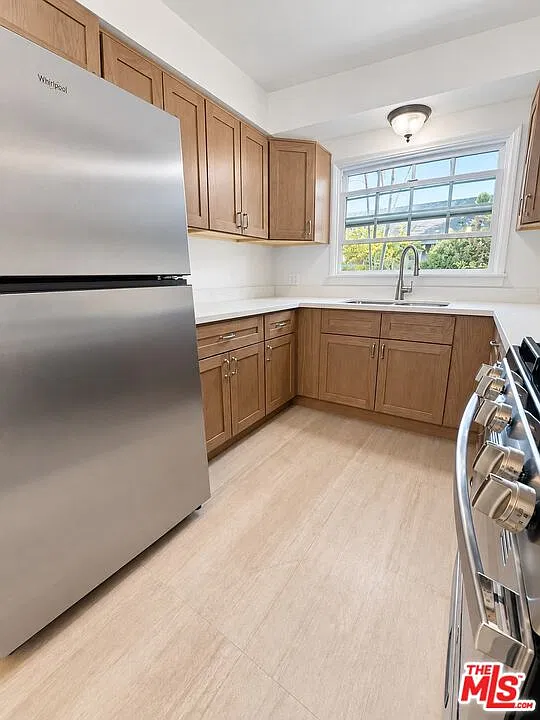 2 bed, 1.0 bath, 700 sqft, $2,895 — Photo 3