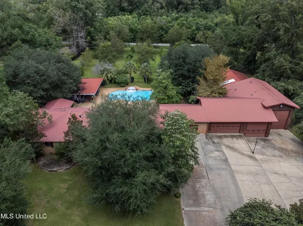 798 E 4th Ave, Morton, MS 39117