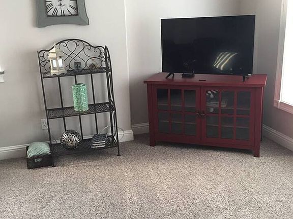 3rd image of 1 1/2 E Madison Ave APT 2