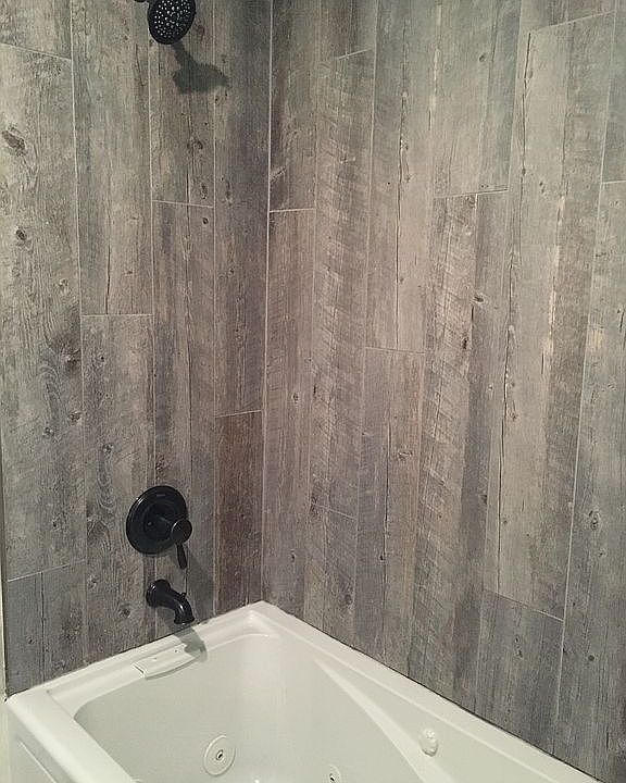 2nd image of 695 Glenlivet St