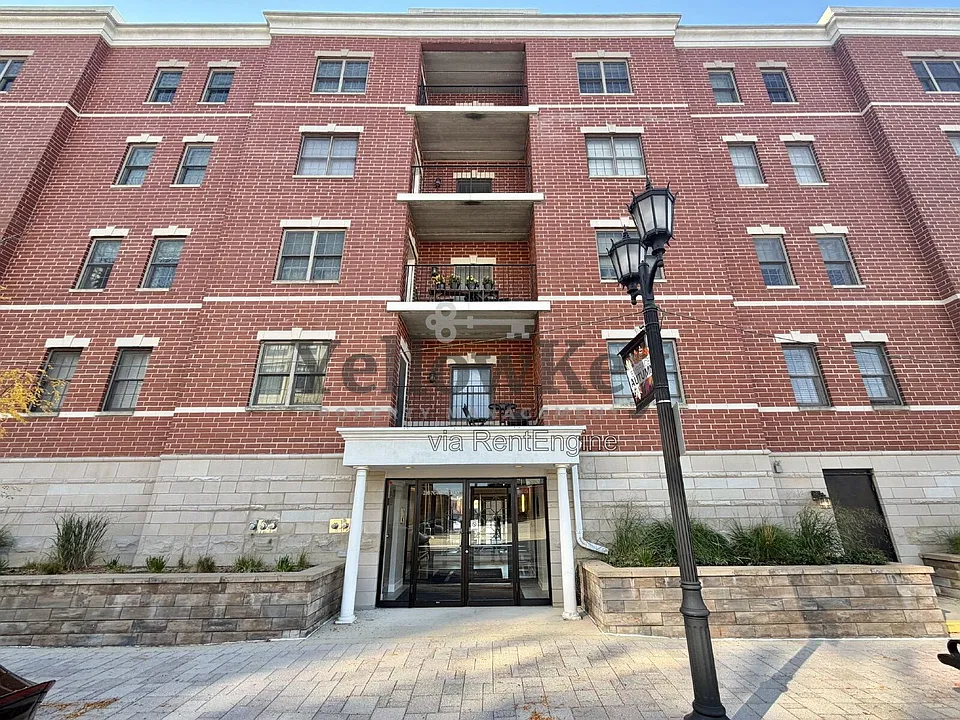 210 N Addison Ave #504