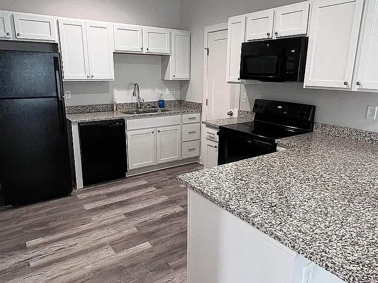 5466 Colburn Ct E — Photo 10