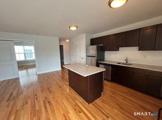 965 Hope St APT 204, Stamford, CT 06907