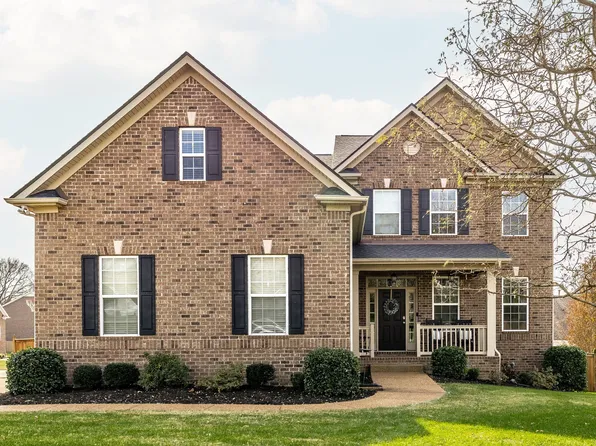 1068 Harvey Springs Dr, Spring Hill, TN 37174