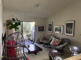 7070 NW 179th St, Hialeah, FL