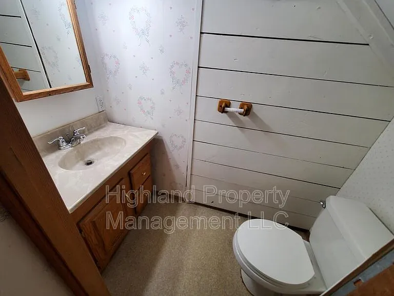 322 N Main St — Photo 10