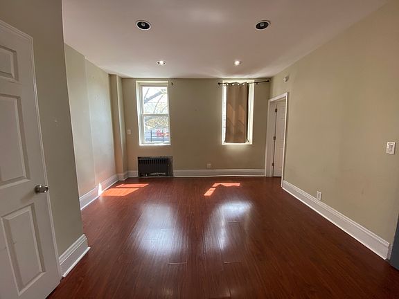 2nd image of 30-32 Steinway St #2