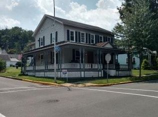 601 Market St APT 3, Mifflinburg, PA 17844