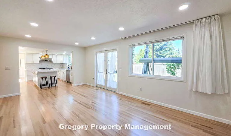 11204 NE 58th Pl — Photo 20