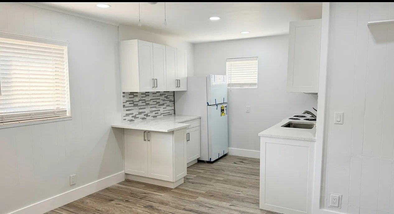 Studio, 400 sqft, $1,350 — Photo 1
