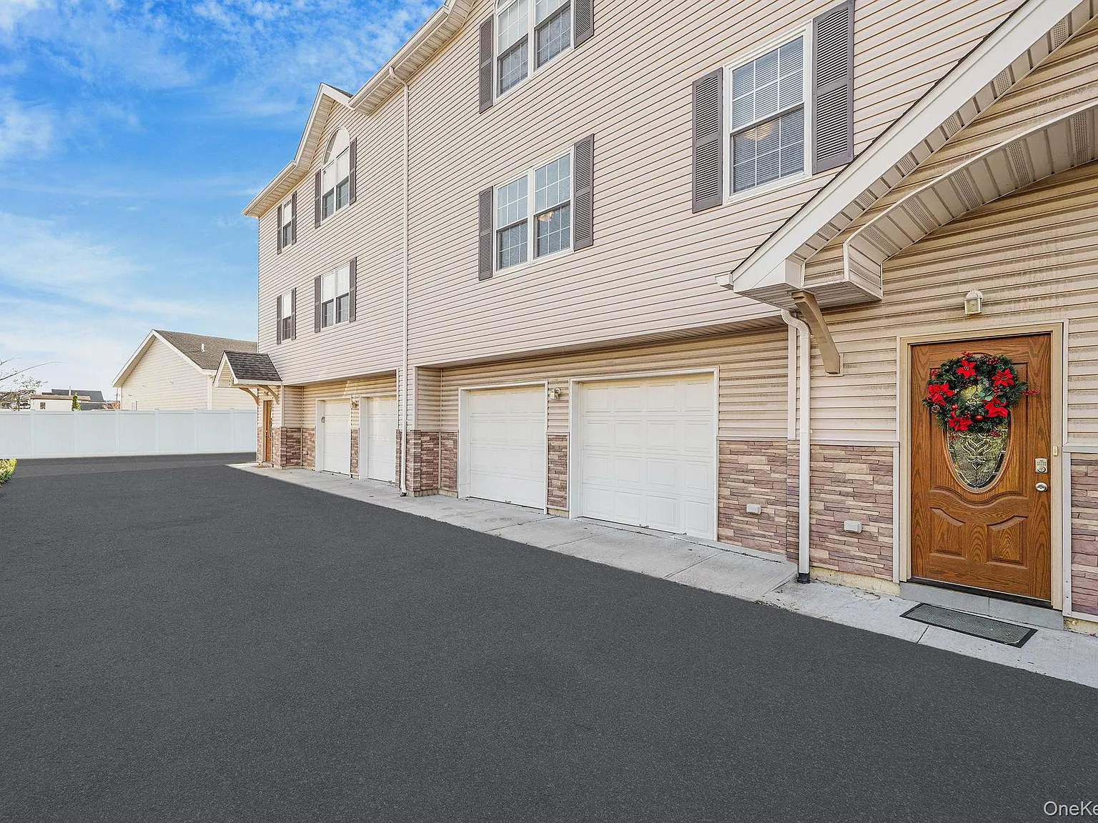 3 bed, 2.5 bath, 1485 sqft, $4,600 — Photo 3