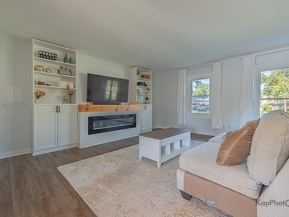 3rd image of 65 Laurel Trl
