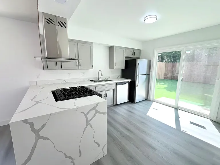 1546 Brighton Ave #C — Photo 16