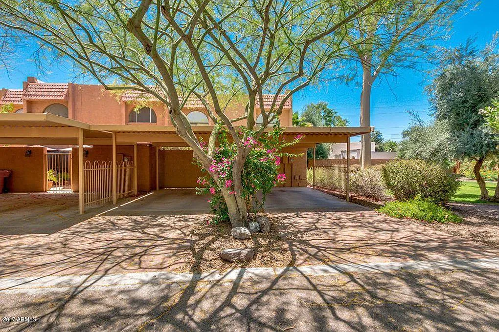 3 bed, 1.5 bath, 1624 sqft, $2,400 — Photo 1