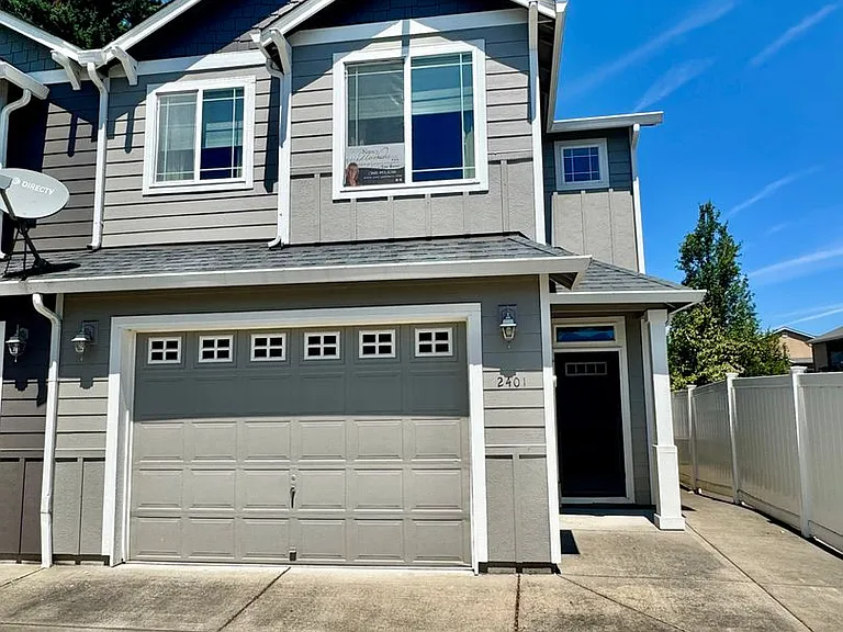 2401 NE 114th Ct — Photo 1