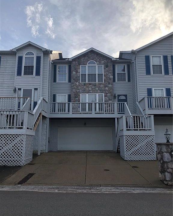 1st image of 126B Woodridge Dr