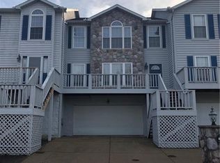 126B Woodridge Dr, Mineral Wells, WV 26150