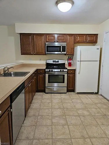 271 Abbey Dr Photo 1