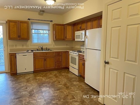 3rd image of 1135 Lincolnshire Dr