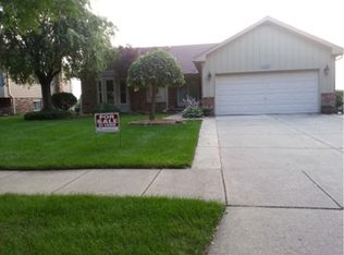 40231 Kraft Dr, Sterling Heights, MI 48310