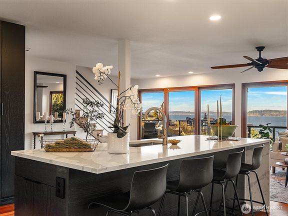 4th image of 3617 Soundview Drive W