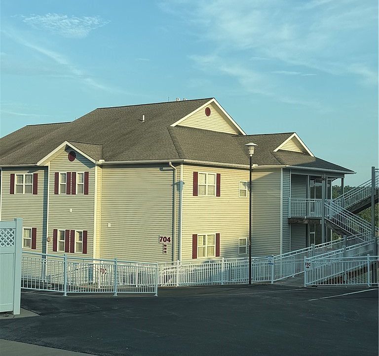 1st image of 704 Summer Place Dr #3B