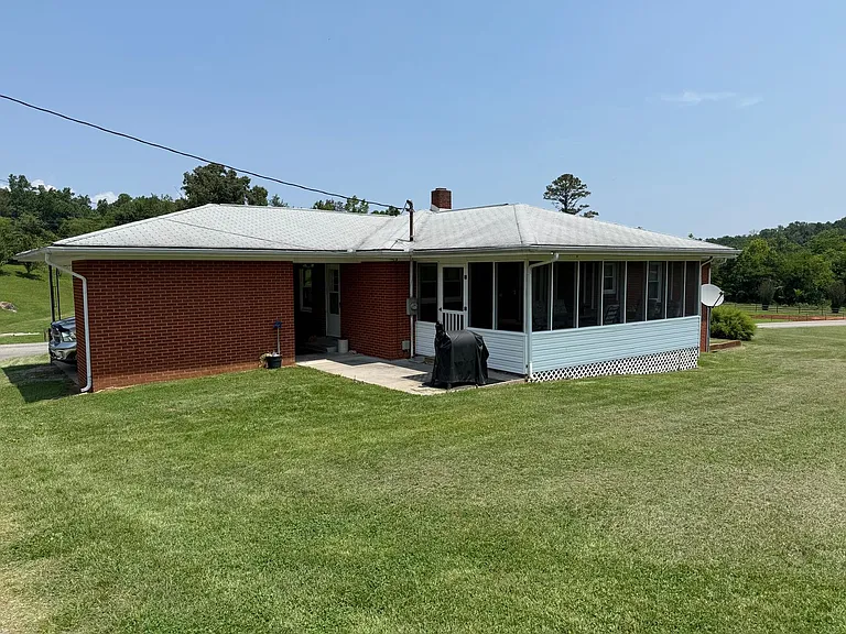 2459 Middlesettlements Rd — Photo 8