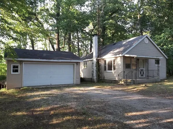 11304 E Dakota St, Walkerton, IN 46574