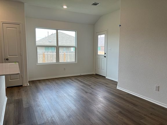 4th image of 325 Sonterra Dr