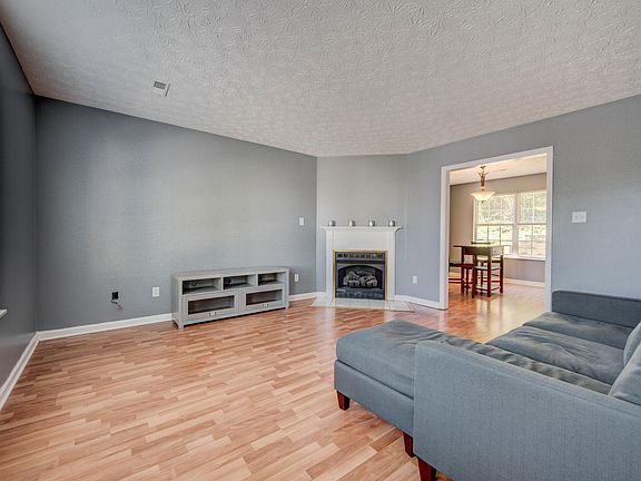 4th image of 719 Colony Village Way