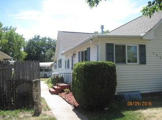 1005 W Gage St, Blue Hill, NE 68930