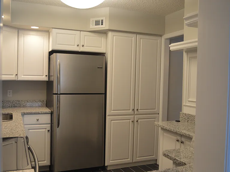 5904 Mount Eagle Dr #117 — Photo 4