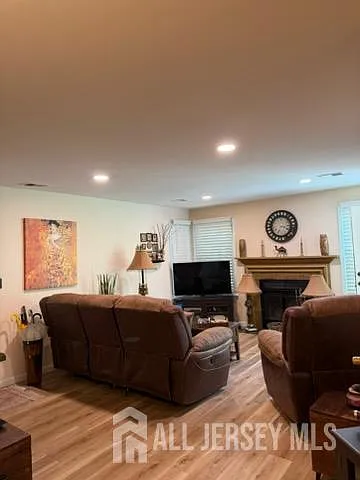 246 Crosspoint Dr — Photo 4