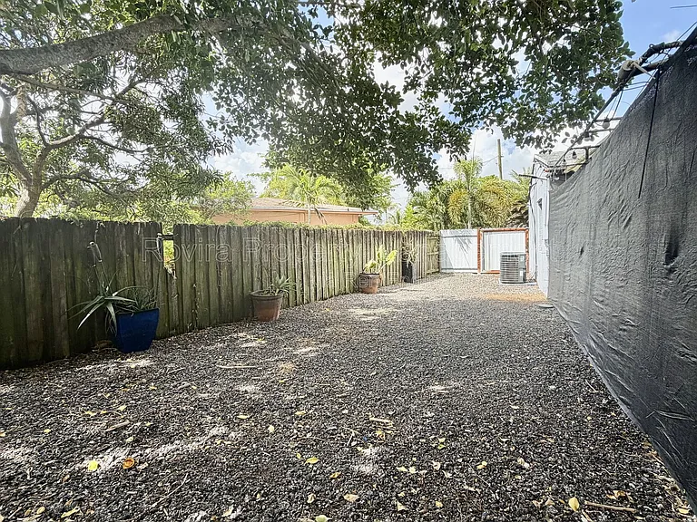 19451 NW 5th Ct — Photo 2
