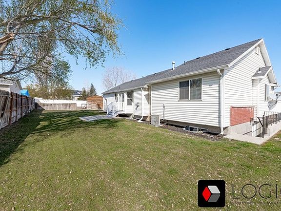 2nd image of 4865 Mountain Park Cir