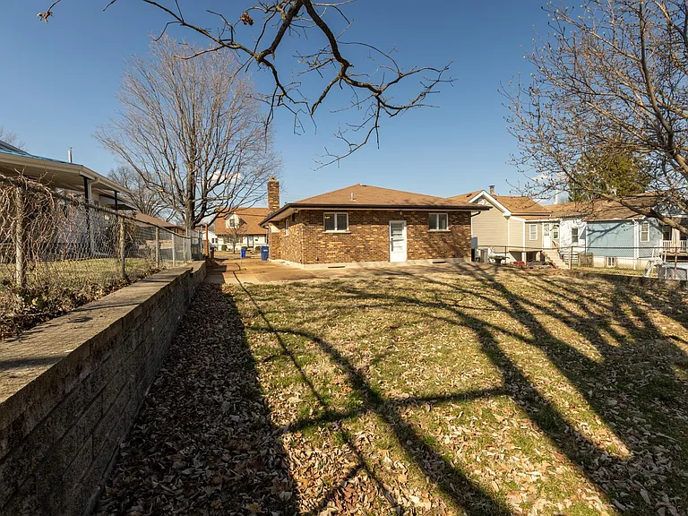 356 W Loretta Ave — Photo 32