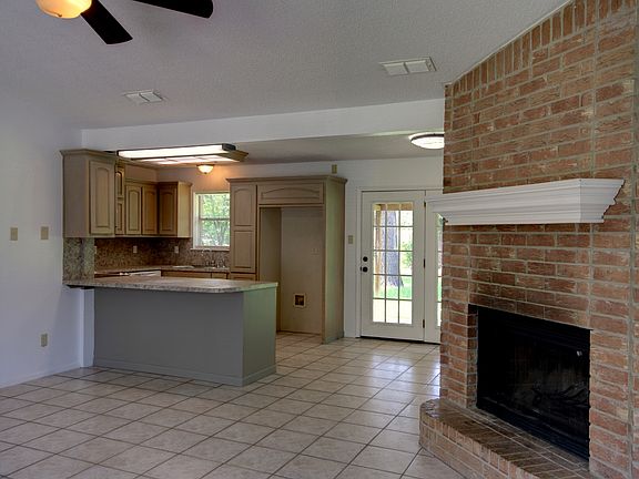3rd image of 53 Omaha St