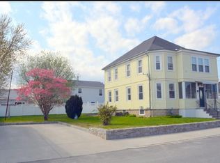 9 Apulia St, East Providence, RI 02914