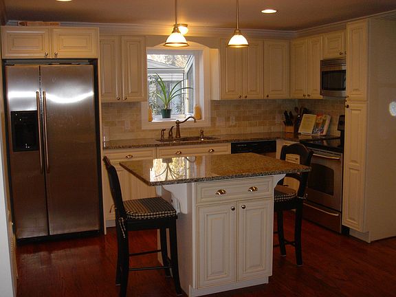 Brand new kitchen with granite countertops and stainless steel appliances!