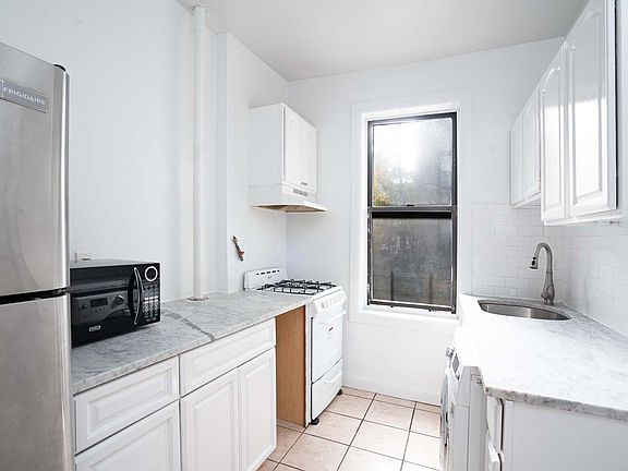 5th image of 198 15th St #8