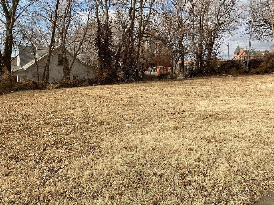 1st image of 418 S 10th St