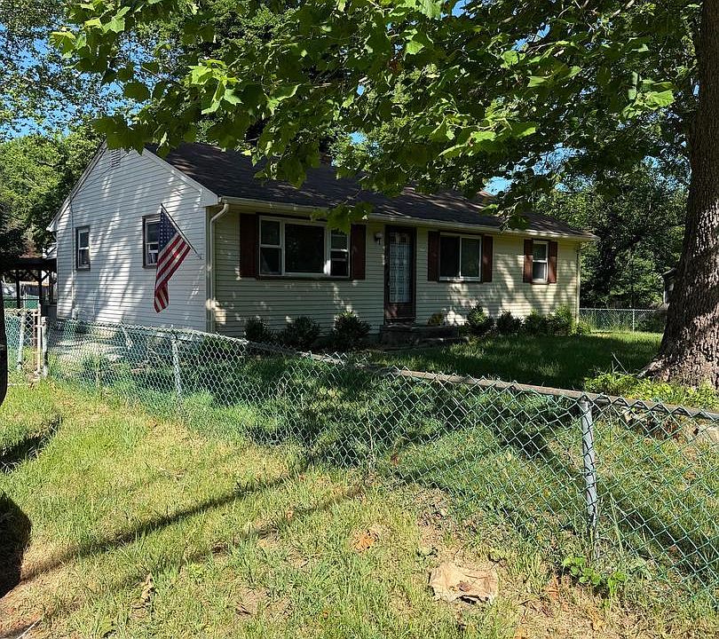 2nd image of 9 Forrest Ave