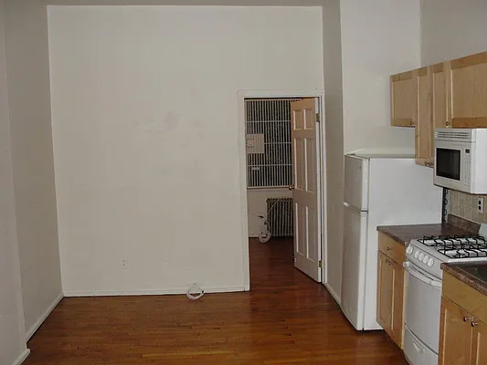 Rented by Chartwell Forest Hills Realty | media 24