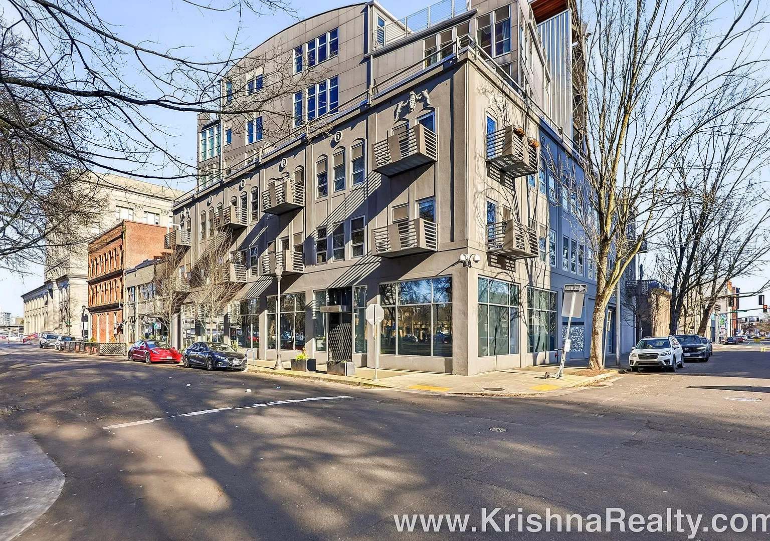 Exclusive Top-Floor Pearl District Condo | 1BR 2BA +Office/Den | Private Patio | Garage Parking I... — Photo 1