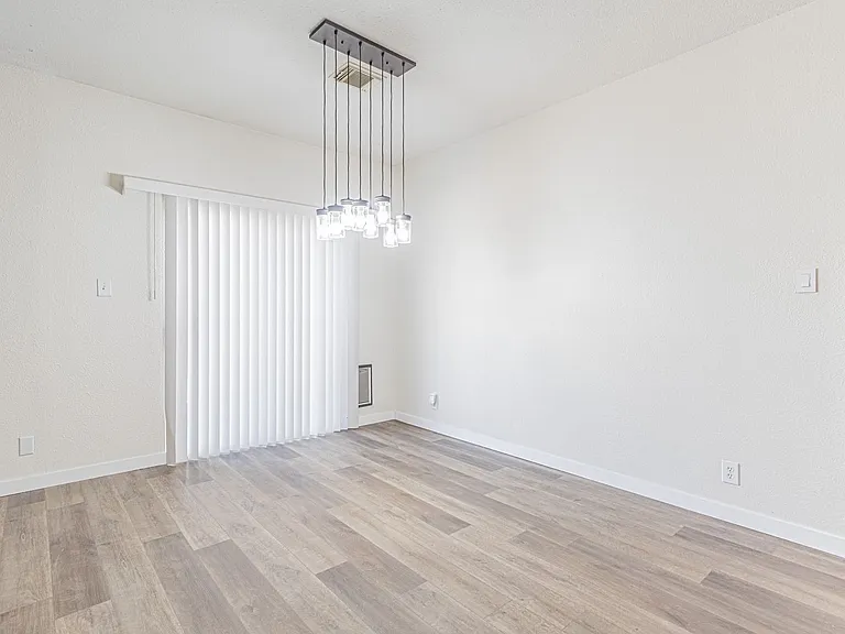 213 Tapwood Ln — Photo 32