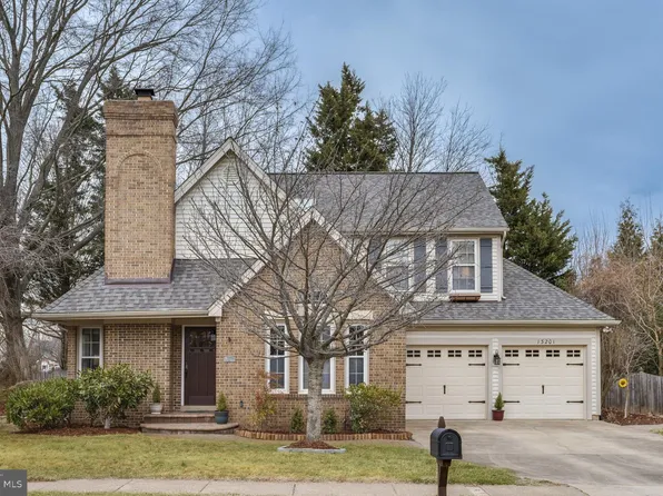 13201 Stone Heather Dr, Oak Hill, VA 20171