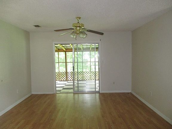 4th image of 1011 Northside Dr E