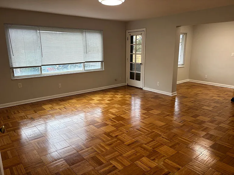 2521 Hackberry - Updated 1 Bedrooms Apts. in E Walnut Hills — Photo 14