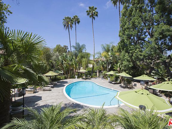 2nd image of 520 Orange Grove Cir Unit 331