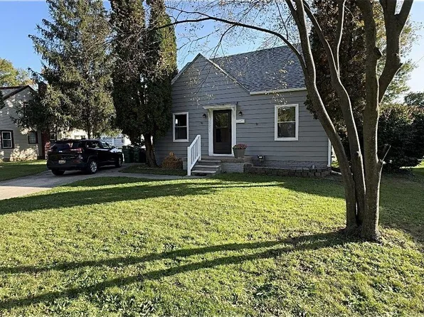 32475 Bock St, Garden City, MI 48135